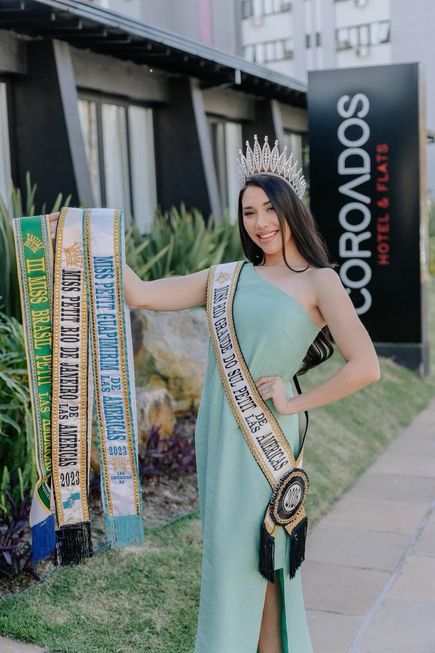 Amanda Souza com a faixa de Miss Rio Grande do Sul