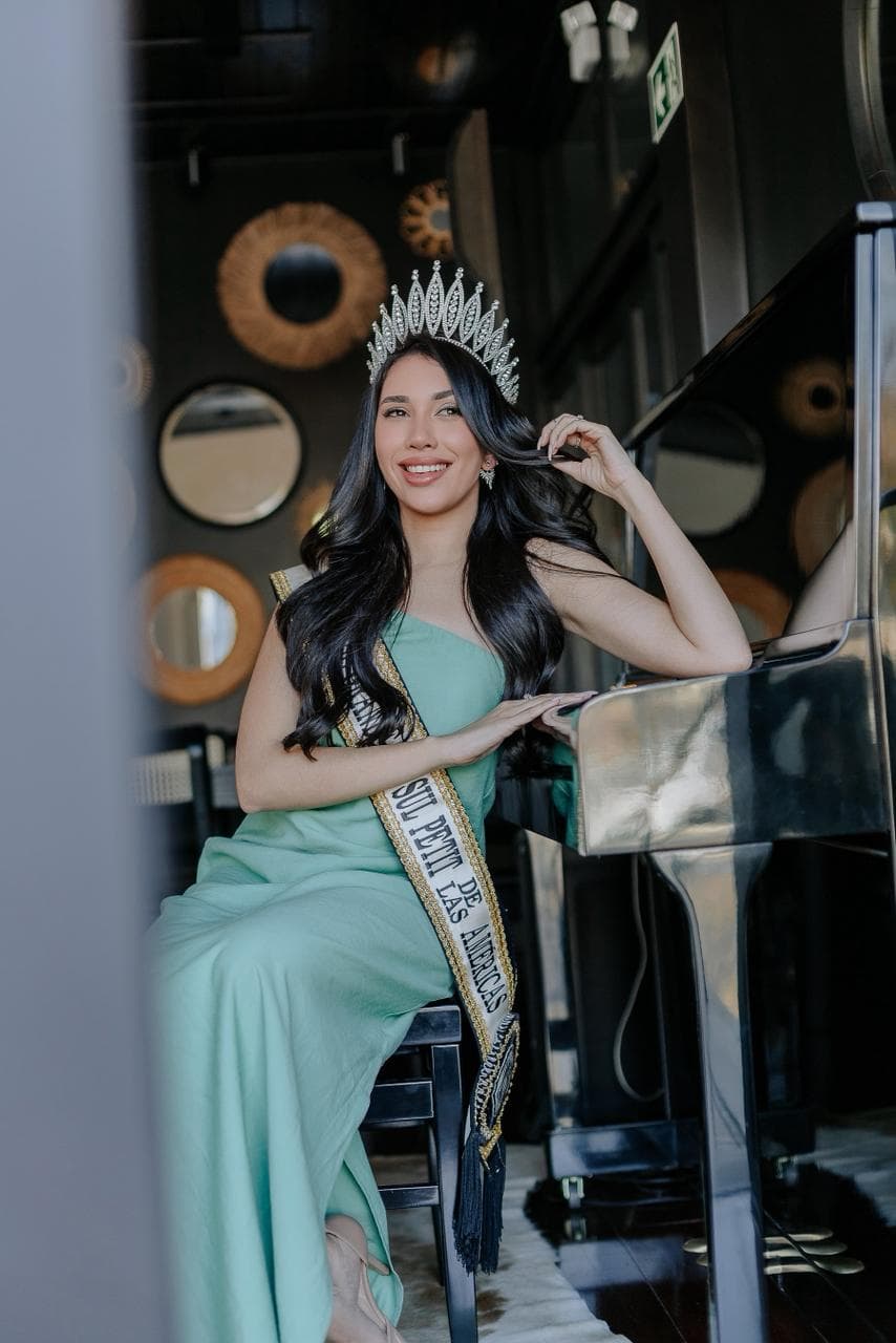 Amanda Souza com a faixa de Miss Rio Grande do Sul
